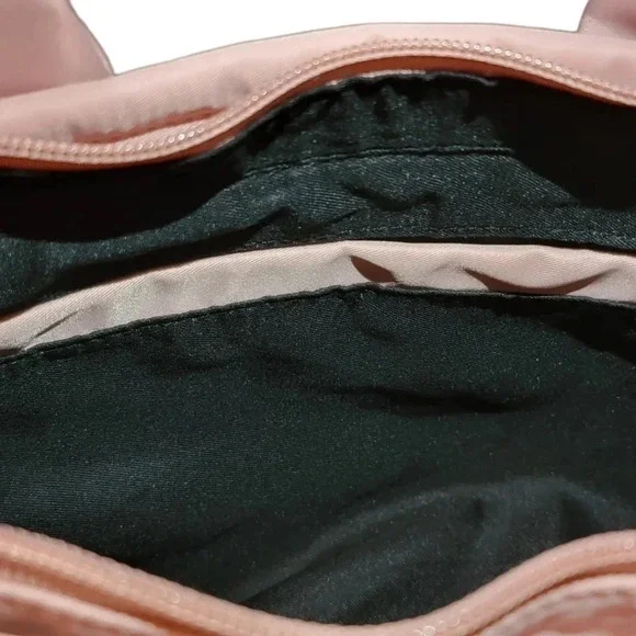 👛HP👛 The Limited Handbag with Airpod Case - Picture 3 of 3